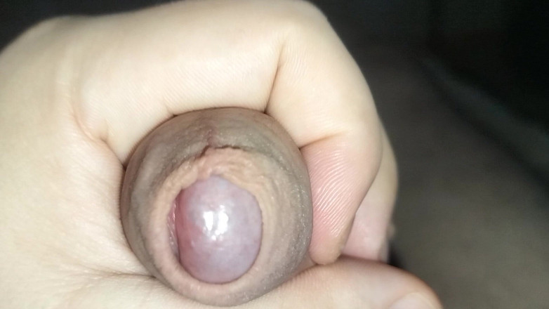 Uhri: Yakın çekim mastürbasyon sünnetsiz yarak ve boşalma