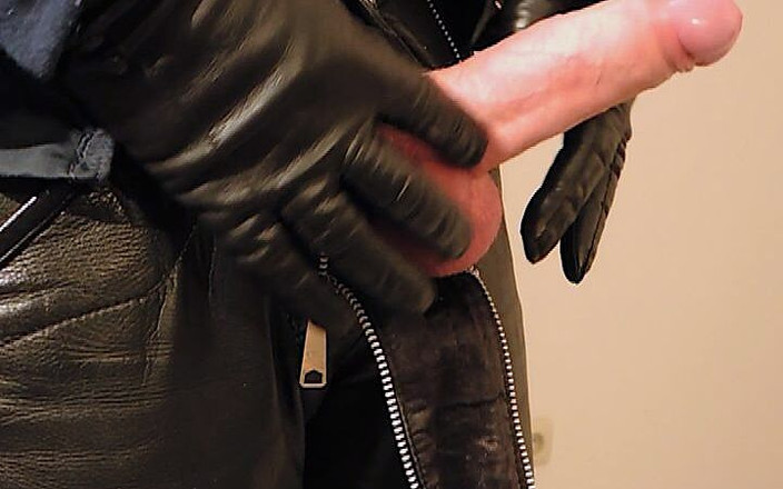 GERMANE_XL: Policier En Cuir 55