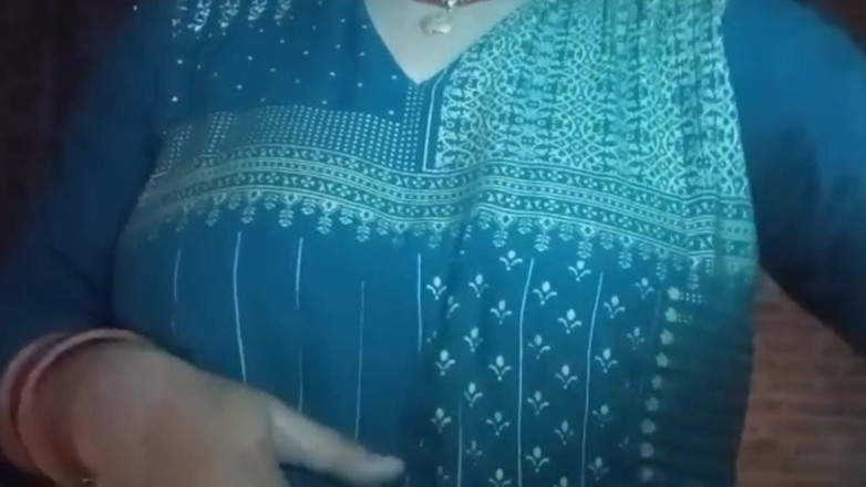 Manjushukla: Novo bhabhi tendo show nu com dedos
