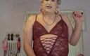 Victoria Lecherri: Vovó Travesti Vicki Cougaring para jovens quentes!