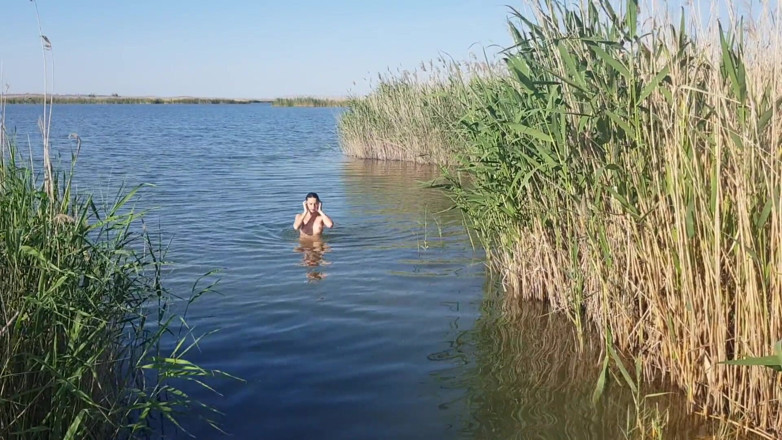 SweetButtocks: The Girl Goes Completely Naked Out of the River
