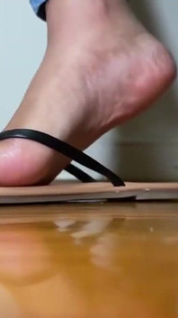 Flip Flop Sole Mengusik