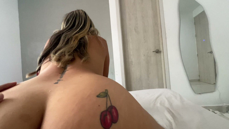 Yohamedi: Stepsister Moves Her Huge Ass on My Cock
