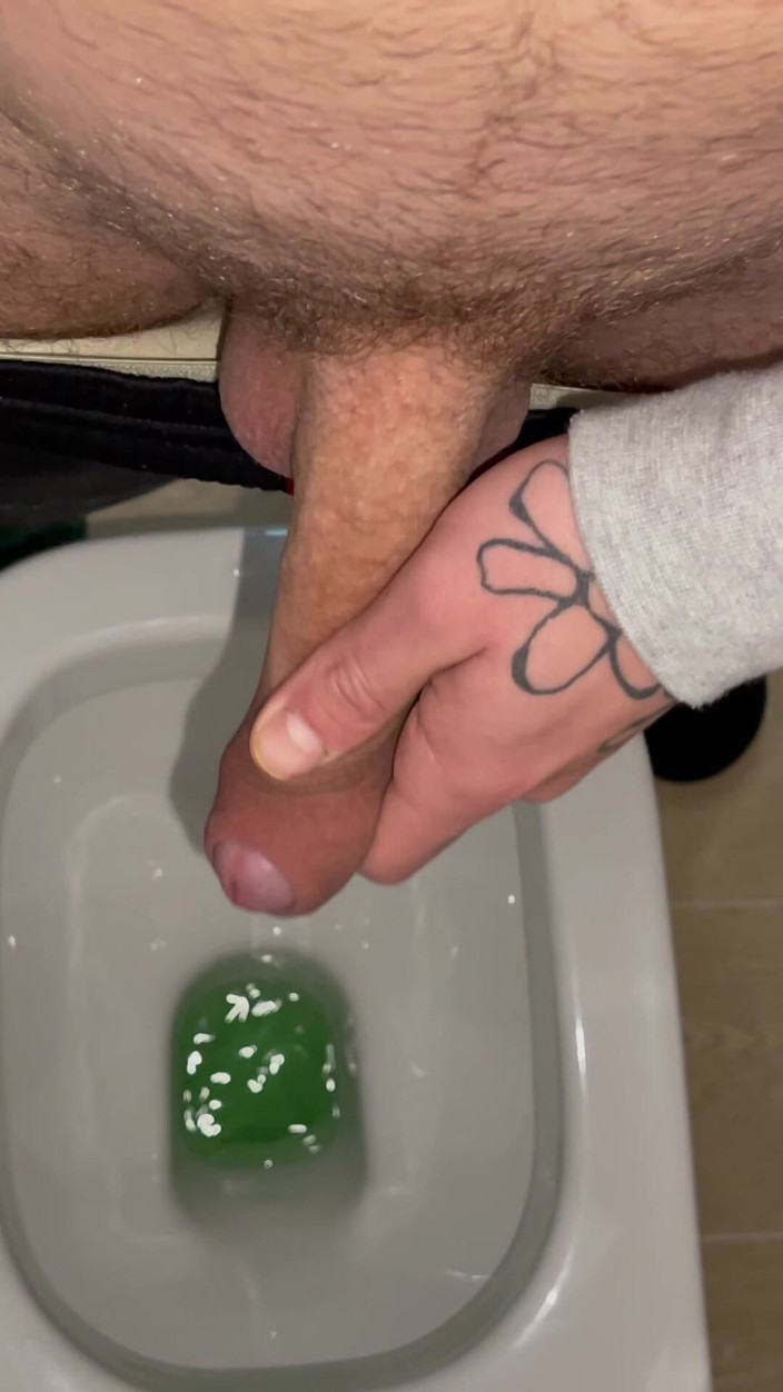 Harry_Jen: ハリーからの小便フェチ