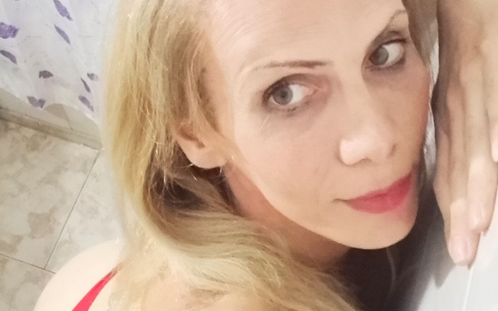 Devil_trans_sami: Sám v posteli