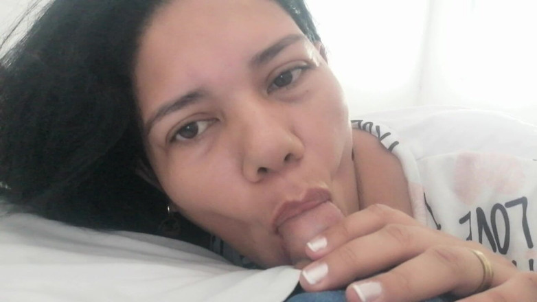 Valkyrie and Luigy Couple: Kuchtička ráno před odchodem do práce