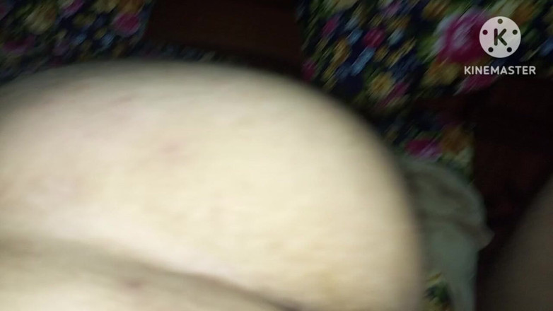 Lubnawife: Lahore Wife Has Sex with BF in Her Room