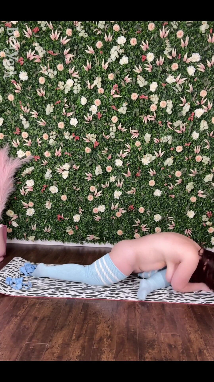 Bea York: ¿Quieres mirar?