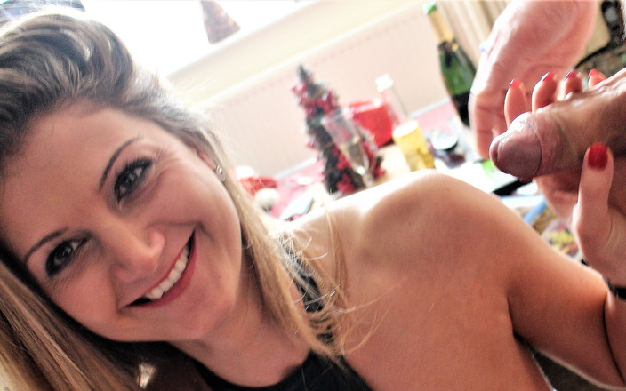 Red Heaven Media: Cewek ini suka banget seks threesome!