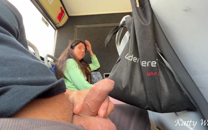 KattyWest: Незнайомець показав мені свій член в автобусі, повному людей, і я відсмоктала в нього