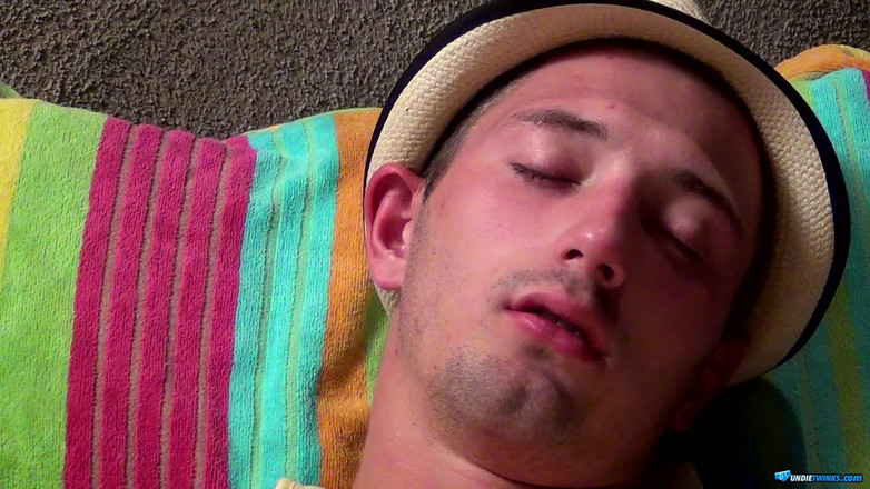 Undie twinks: 오지섬의 Jd 스트로크