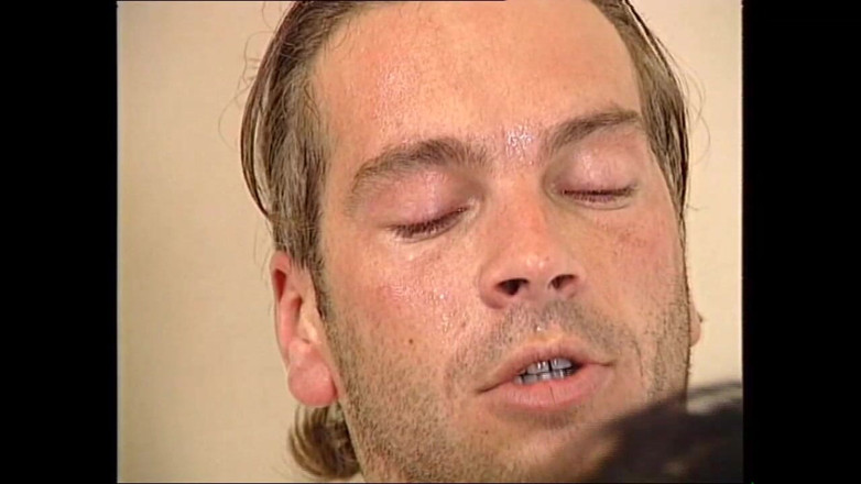 Deutschland porn: 彼は健康診断のために医者に行きましたが、彼がしたことは彼とセックスすることでした。