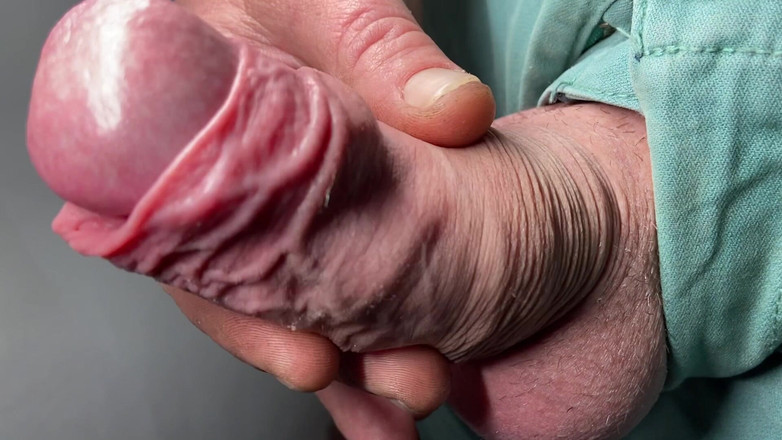 Foreskinguy: 包皮特写以射精结束