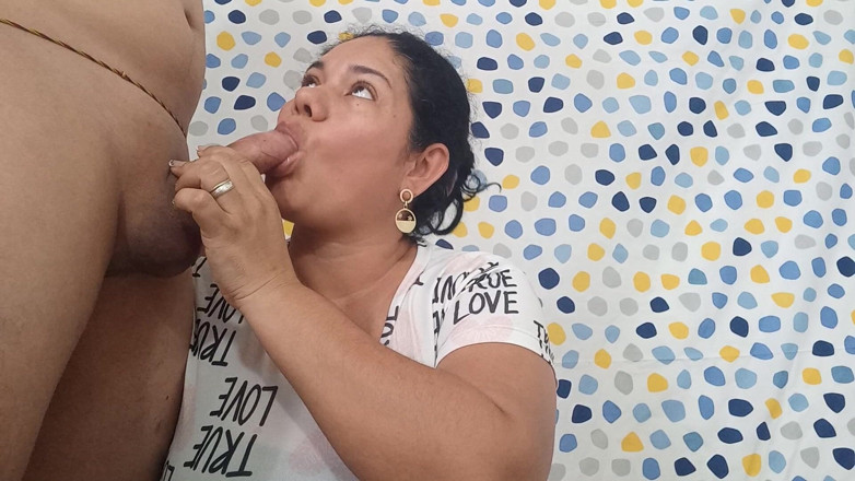 Couple amateur: Sloppy Blowjob Deep Throat