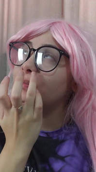 我的继妹让愚蠢的脸和阿赫高脸