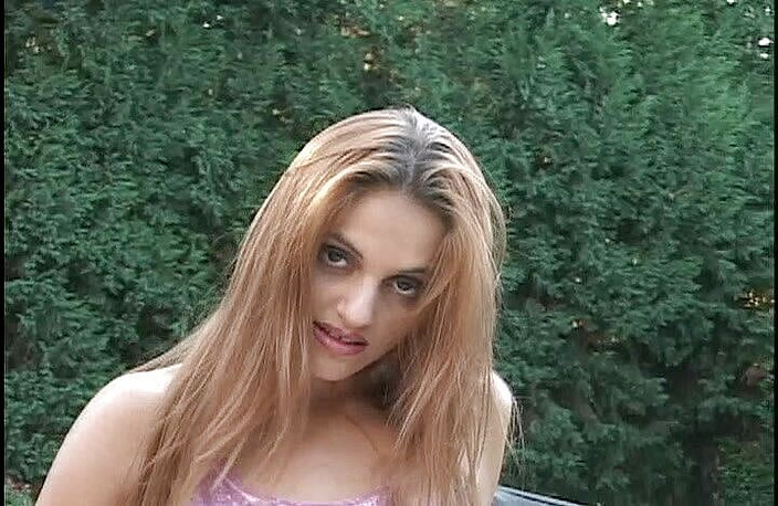 CBD Media: Миниатюрной девушке Sabrina очень жестко трахают ее крошечную киску