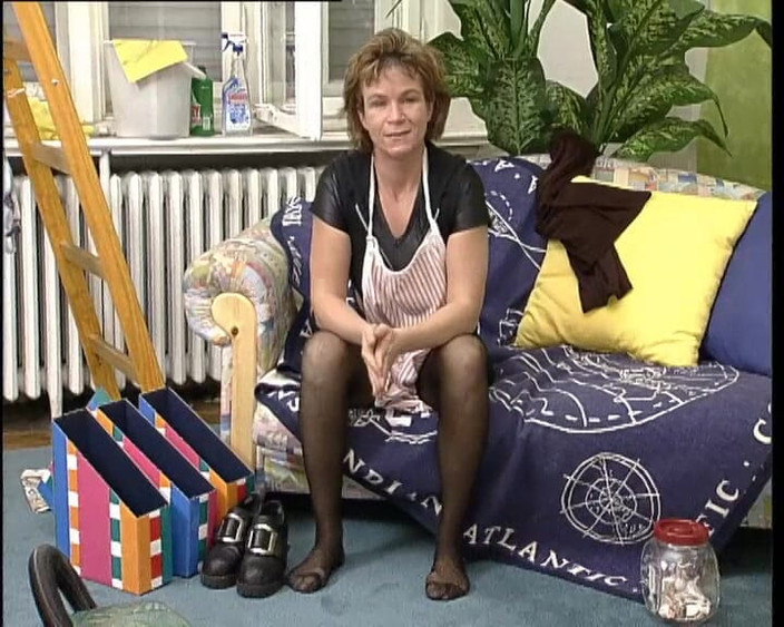 YOUR FIRST PORN: 2 Hausfrauen Privat (1xriesen Kitzler) - 2 suri rumah persendirian (1x kelentit besar)