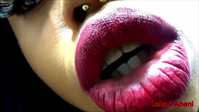 VeryCruelAspen: Trình diễn môi Wmv