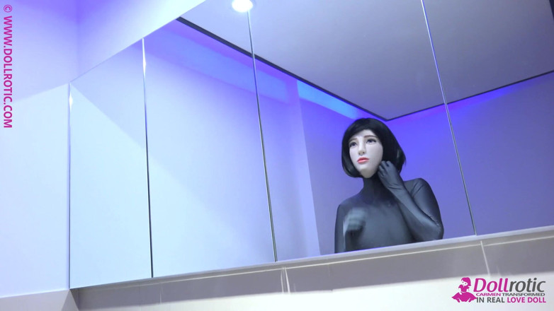 Dollrotic: Transformarea păpușii Zentai