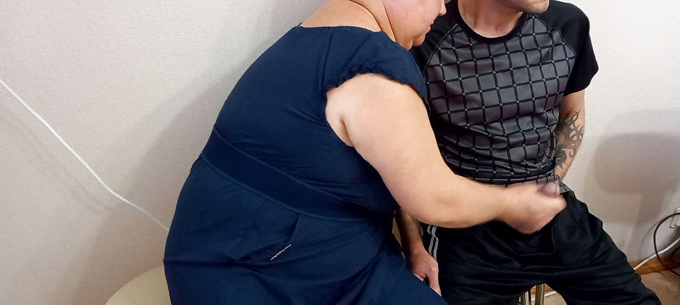 Zona901: Sie wichst meinen schwanz und hilft mir, zu beenden