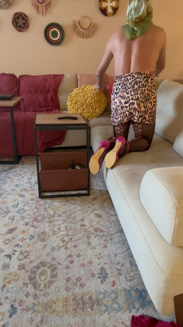 cd_aysemmm: Evi temizledim, yoruldum ve dinleniyorum