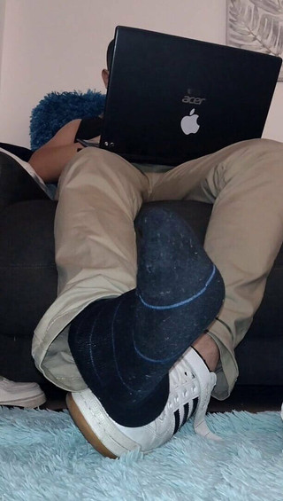 Tomas Styl: Kaus kaki hitam latin bagian 1