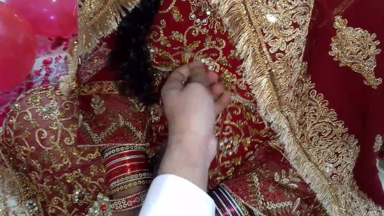 QueenbeautyQB: Đêm đầu tiên luôn đặc biệt - cặp đôi Ấn Độ nói chuyện tục tĩu