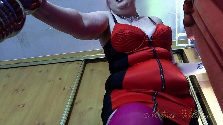 Mxtress Valleycat: Sikiliyor Ve Eziliyor