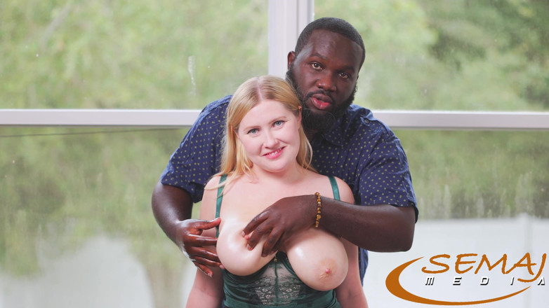 Semaj Media: Semaj Media - frumoasa palidă Emma Shay adoră să-i fie venerate țâțele!!