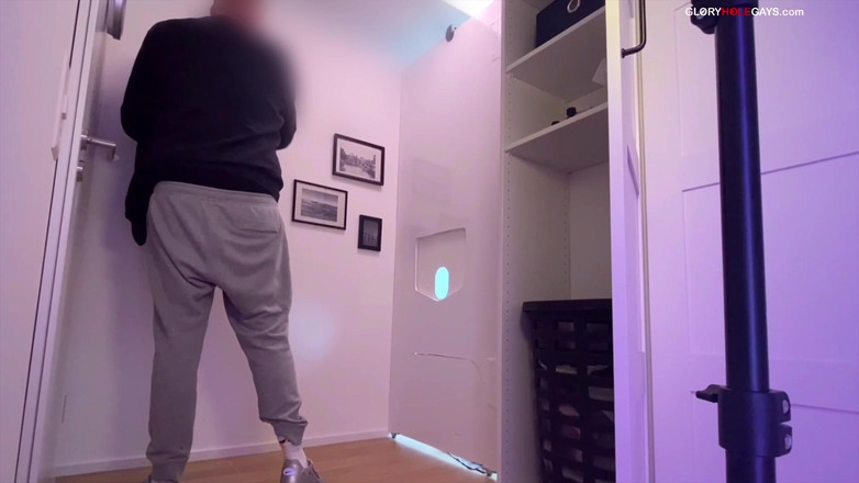 GLORYHOLEGAYS: Master ketat - bisakah aku membuatnya muncrat saat jam istirahat makan...