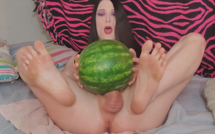 Ivyrose499: Big Cock Trans Girl Fucks Watermelon with Dirty Feet