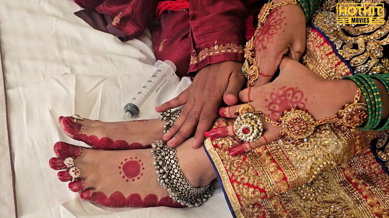 Hothit Movies: Desi erste nacht hardcore-sex, indischer porno!