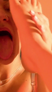 Toe Sucking Makes Me Cum Faster