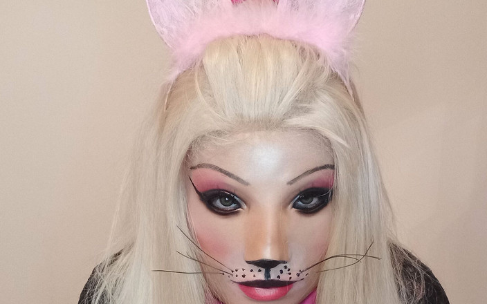 Erica Doll: Jucăria fetei Catgirl