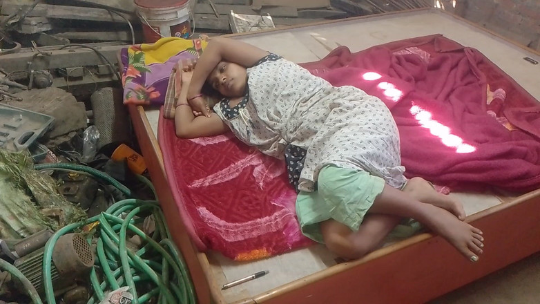 Localpron1: 自宅での自然なデジホットな美しい女の子のセックス