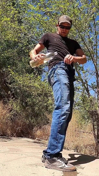 Ich habe meine jeans komplett mit pisse auf einer wanderung getränkt