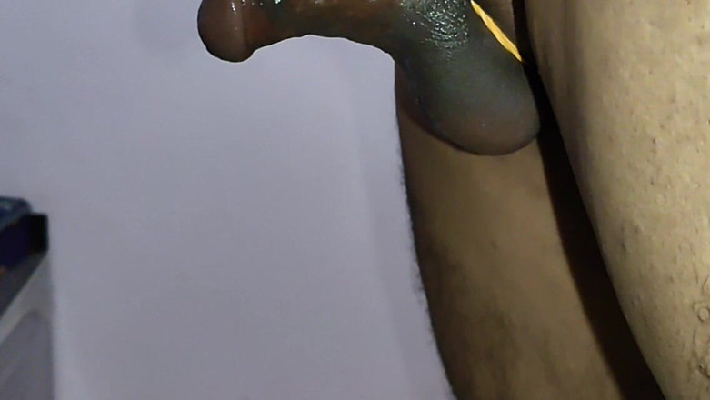 Jastin: Sexuální chlapec masturboval najednou někdo zaklepal na dveře a nachytal...