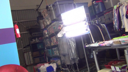 Immoral Live: Aimee black lagi asik dudukin muka bokep dan, memeknya dientot...