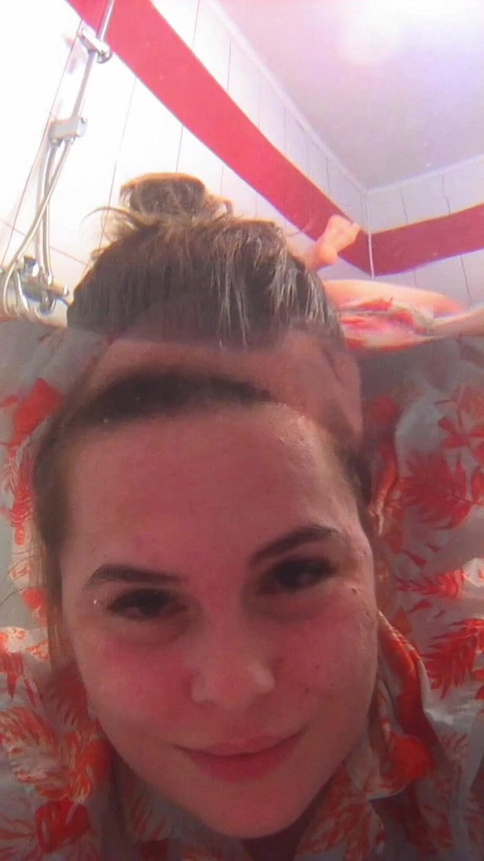 Sexy_Emeli: Breath Holding Underwater in Bathtub and Record with Waterproof Camera