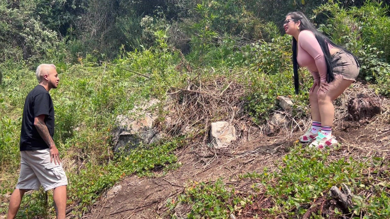 Anotonella-jones: Dvě kolumbijské ženy se ztrácejí v lese, když hledají pomoc a...