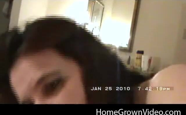Homegrown Wives: Shar engulle dos cargas gruesas de semen de KC