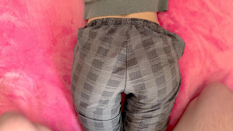 Mia Foster: 義理の兄の妻と性交し、彼女のパンティーを汚す