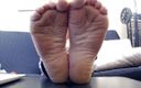 TLC 1992: Extreme closeup wrinkled soles