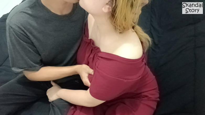 Skandal Story: Efektowna pulchna bezszwowa czerwona koszula