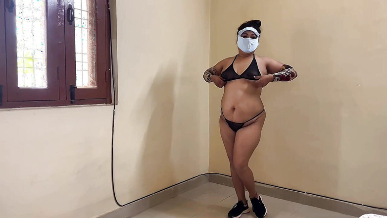 BadMash_Bhabhi: 닫힌 방에서 누드로 가서 춤을 추는 Maan