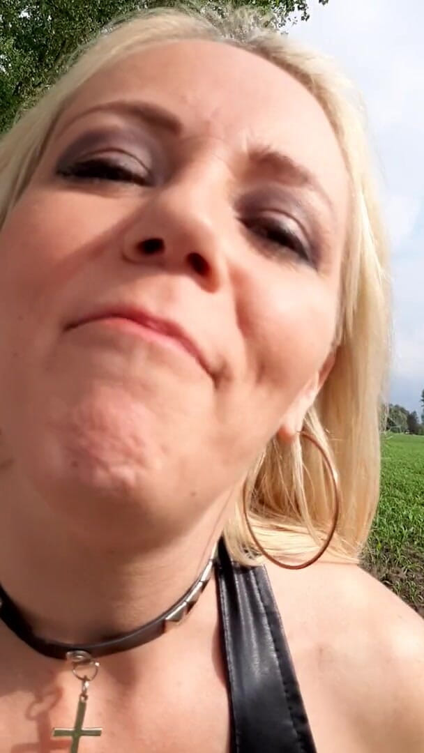 Street porn reality: The pissing road 05