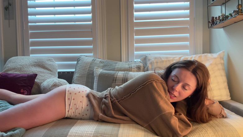 Nadia Foxx: अध्ययन दोस्त प्रफुल्लित हो जाता है