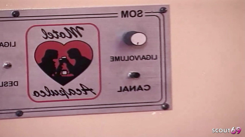 Shemale TS Collection: La trans latina magra si fa scopare la prima scopata...