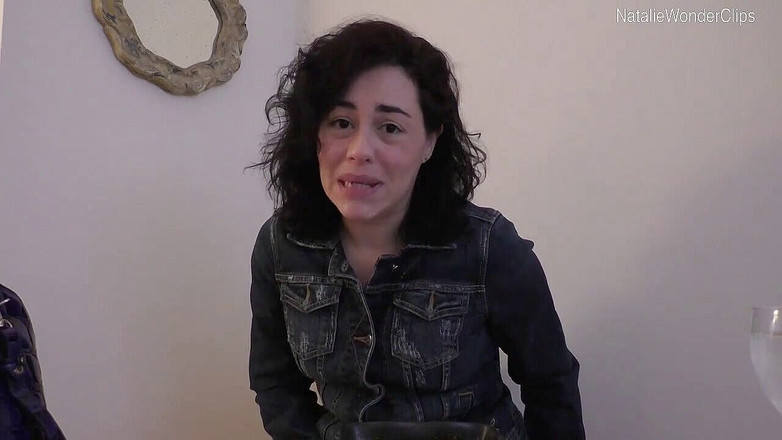 Natalie Wonder: Rozpačité rozštěpení kalhotkami