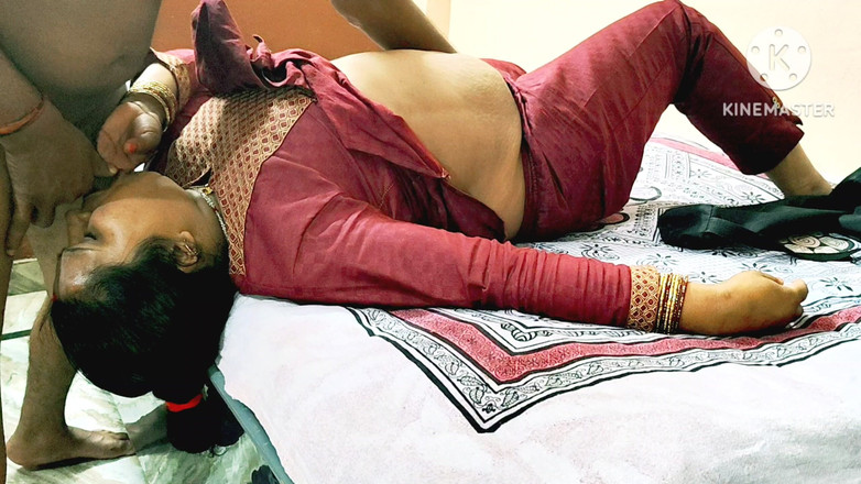 Annu bhabhi: 힌디어 체육관 바비의 자위